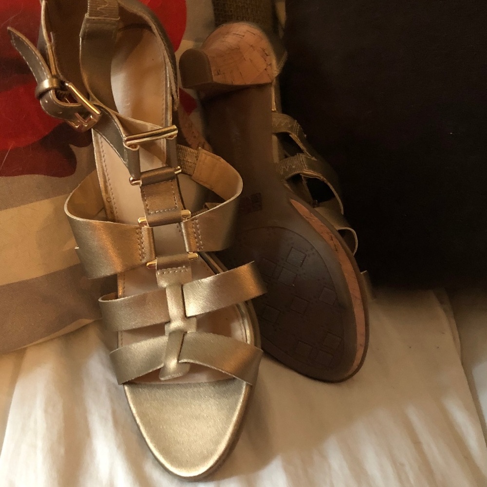 Gold High Heeled Naturalizer Shoes S7